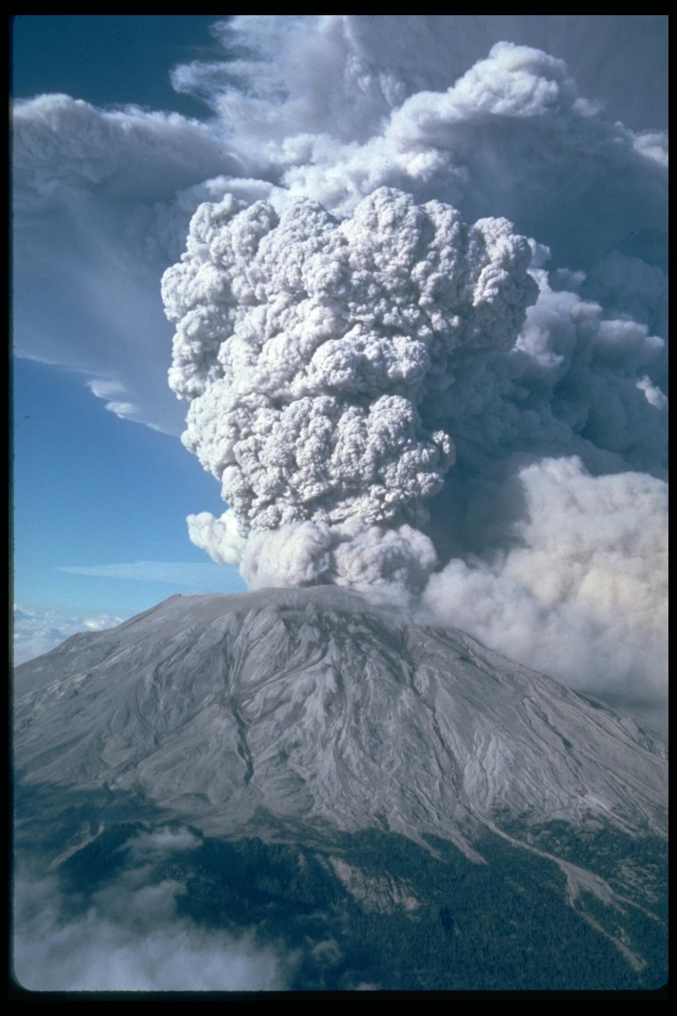 Mount St. Helens before and after the 1980 eruption